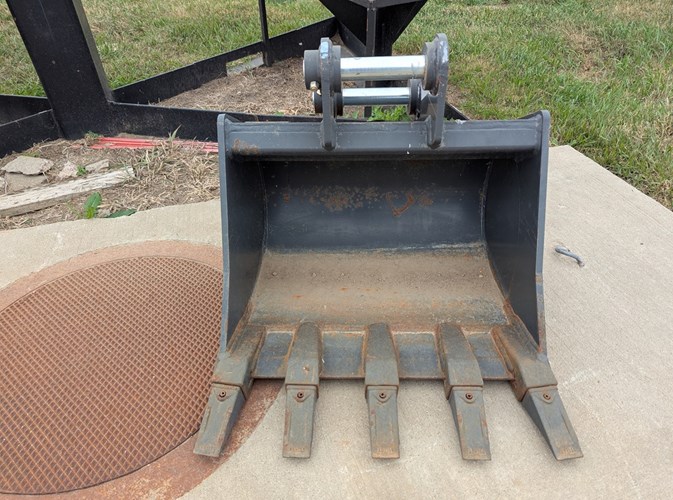 2016 Werk-Brau SK25GP24 Excavator Bucket For Sale 2016 Werk-Brau SK25GP24 Excavator Bucket For Sale