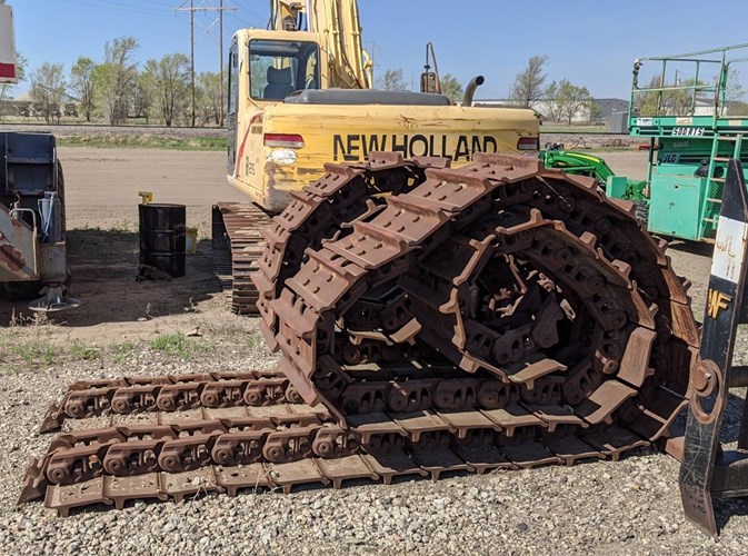 Komatsu D155-SHOES Crawler Tractor Attachment For Sale Komatsu D155-SHOES Crawler Tractor Attachment For Sale