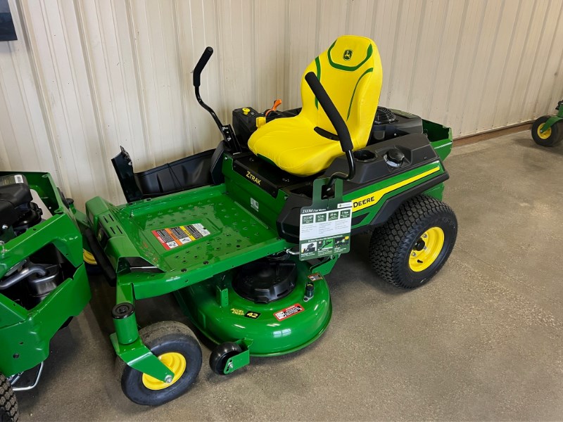 2025 John Deere Z320M - 42