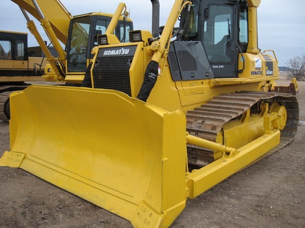 Komatsu D65-DOZERB Crawler Tractor Attachment For Sale Komatsu D65-DOZERB Crawler Tractor Attachment For Sale