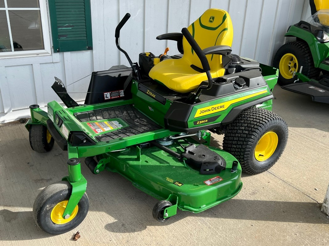 2026 John Deere Z330R - 48