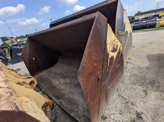 JRB WA450B Loader Bucket For Sale JRB WA450B Loader Bucket For Sale