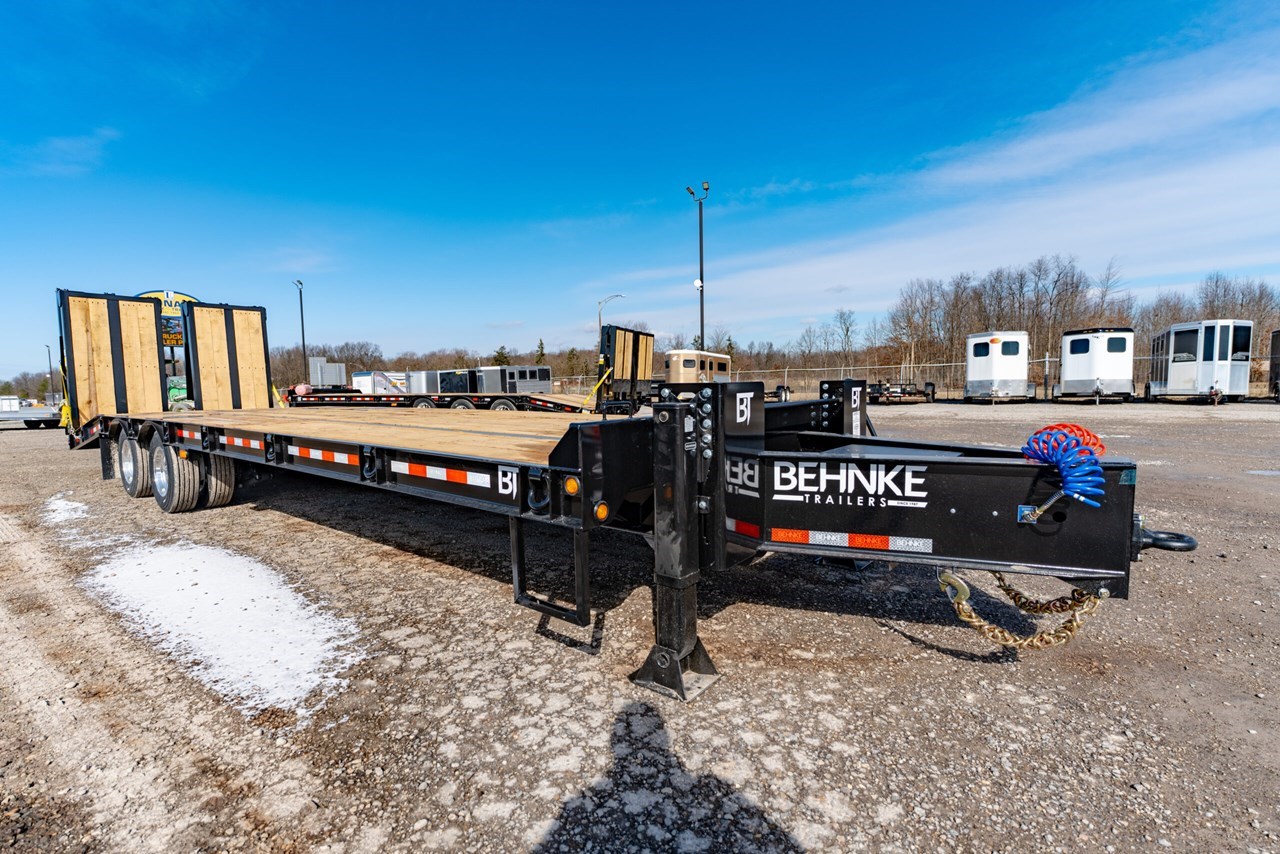 2025 B-B Trailer FB8X31SDPT-40L HYD Equipment Trailer For Sale