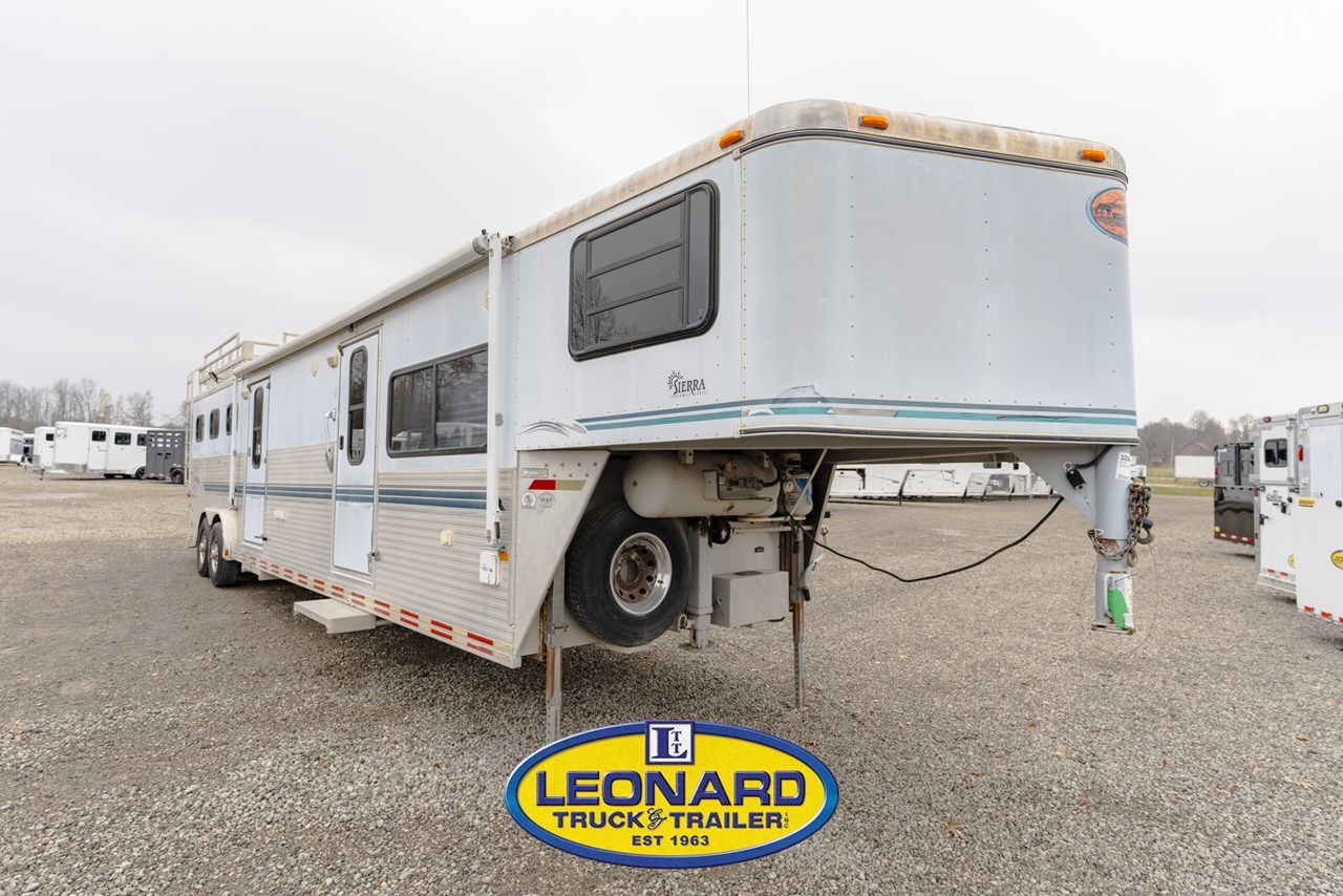 1999 Sundowner HTGNLQ Horse Trailer-Living Quarters For Sale