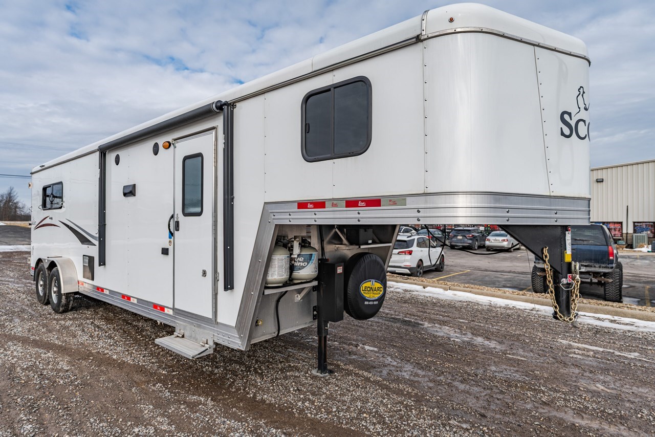 2021 Bison Coach ST7310 Horse Trailer-Living Quarters For Sale