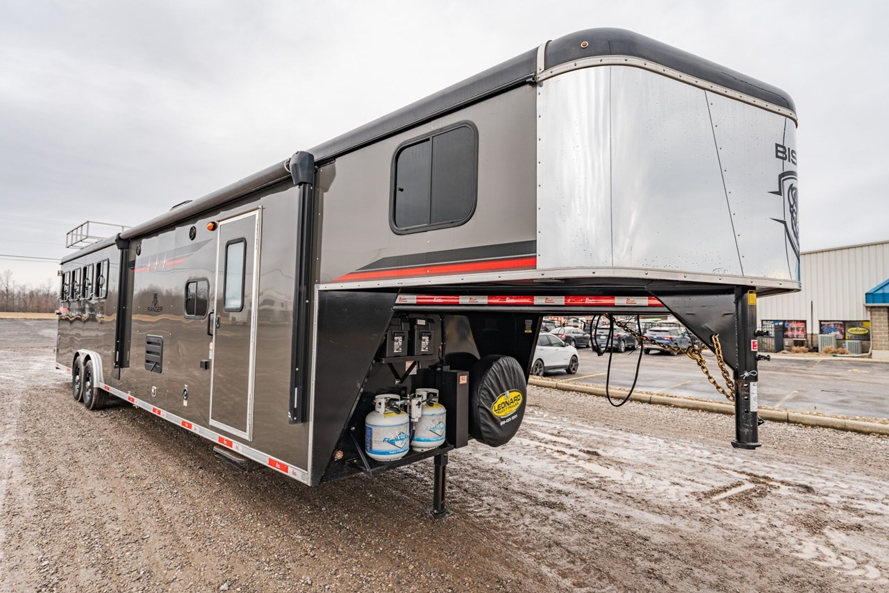 2023 Bison Coach 8413 Horse Trailer-Living Quarters For Sale