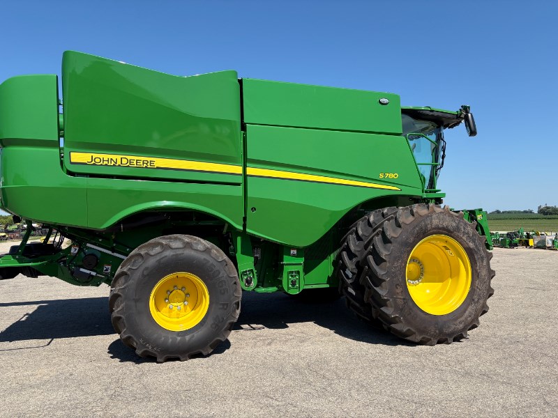 2023 John Deere S780 Combine For Sale